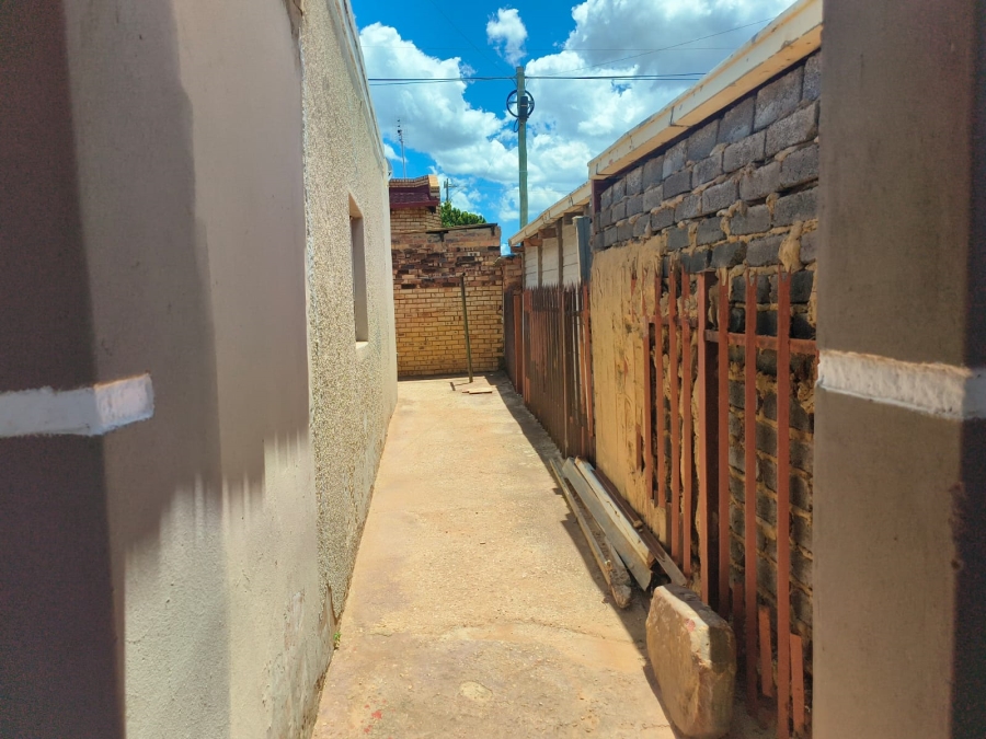To Let 3 Bedroom Property for Rent in Jouberton North West